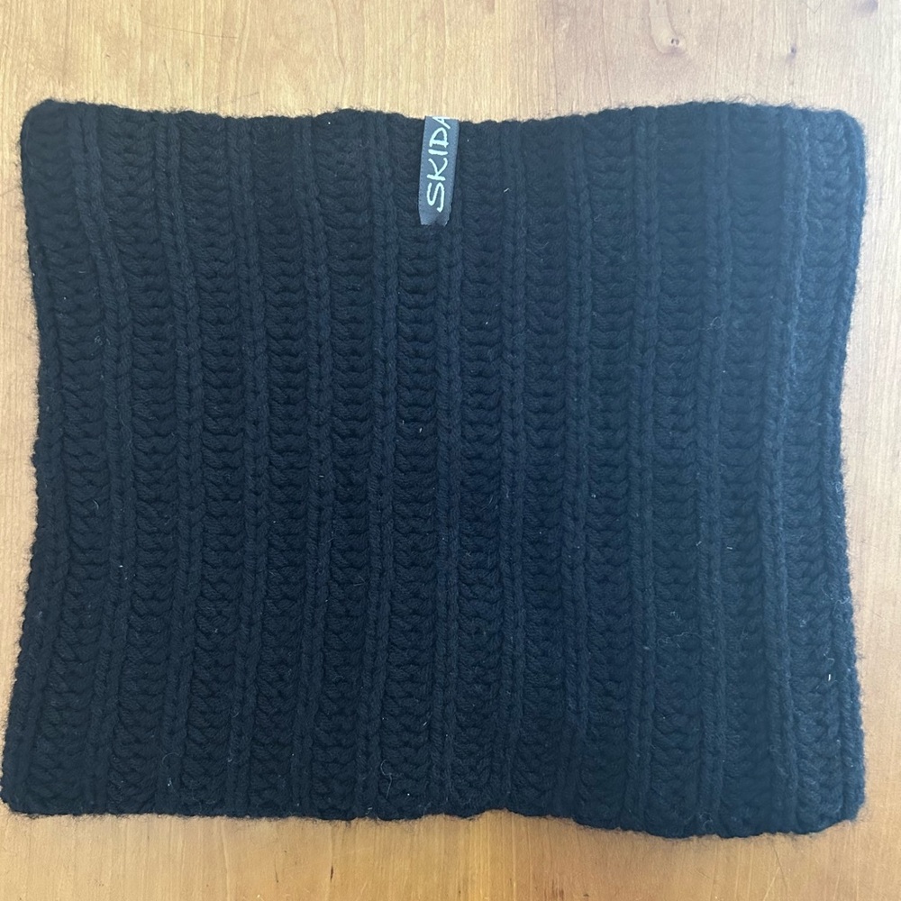 SKIDA Black Knit Neck Warmer